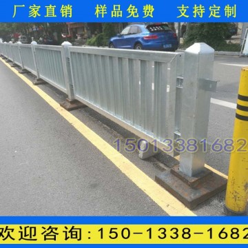 大鵬新區(qū)2016a款護欄工廠直銷 龍華