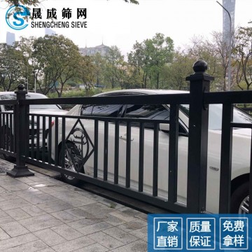 供應(yīng)深圳m型道路隔離圍欄 市政護欄 